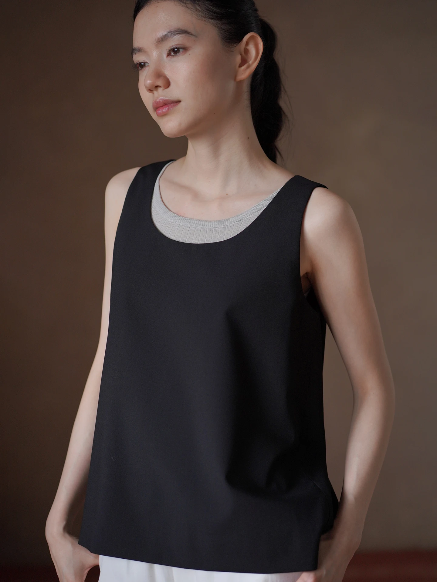 Hacikis Miss Slimming Loose Fit U-Neck Chiffon Vest Anti-Wrinkle Drapey Commute Friendly Women's Top Elegant Casual Chic