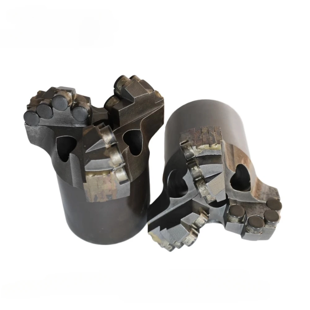 

Трехкрыльный вогнутый композитный сверлильный наконечник PDC, сверло для бурения высоких и низких зубьев, исследование водяных скважин, каменный скребок, слой почвы