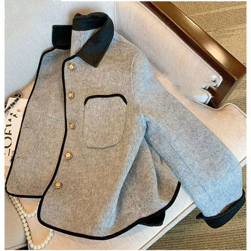 

2023 autumn and winter new small fragrant temperament coat women's short small gold buckle French small woolen coat