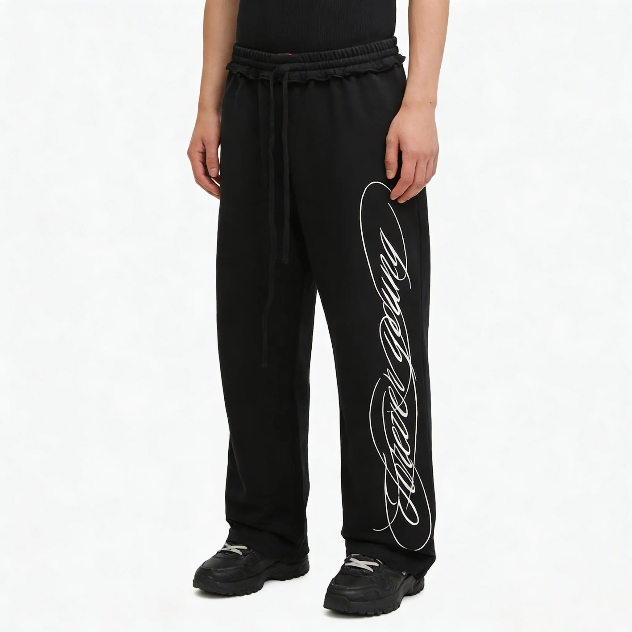 

Уличная мода: трендовые брюки в стиле хип-хоп и рок, удобные и универсальные повседневные брюки, американский стиль, модные оверсайз брюки для уличной моды.