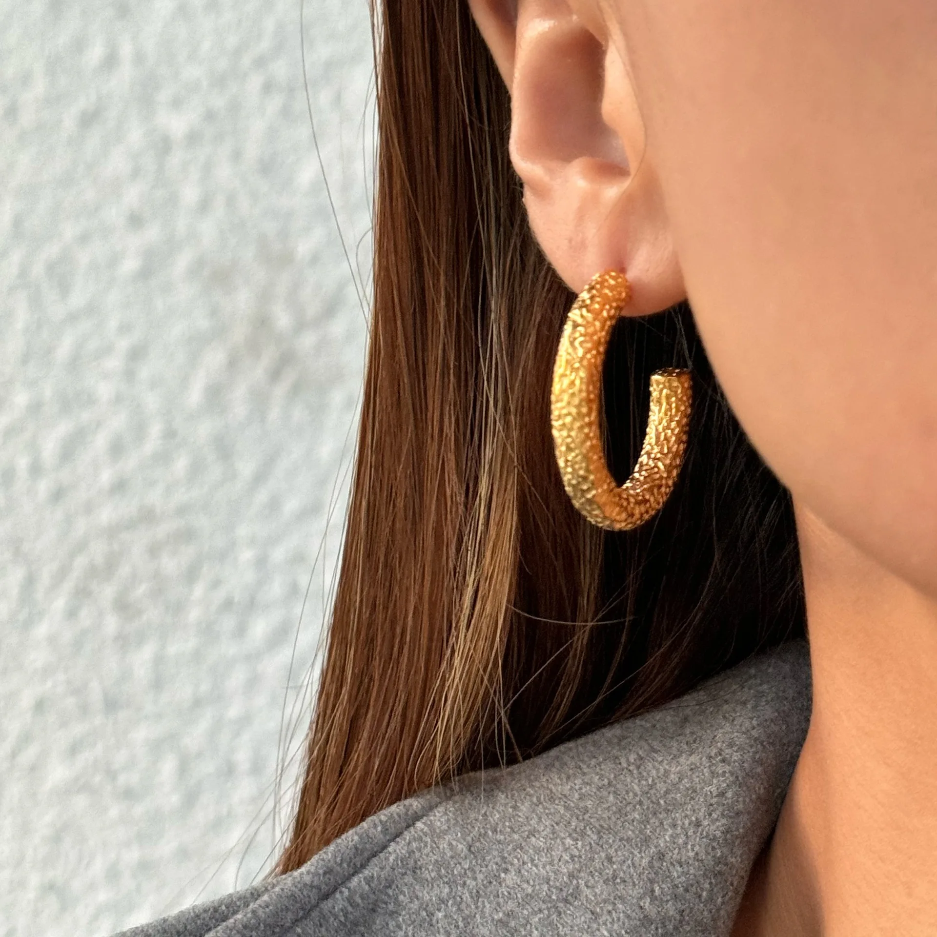 

Miranda 316l Stainless Steel C Shape Twisted Huggie Earrings Rust Proof Texture Charm Daily Classic Fashionable Jewelry Bijoux