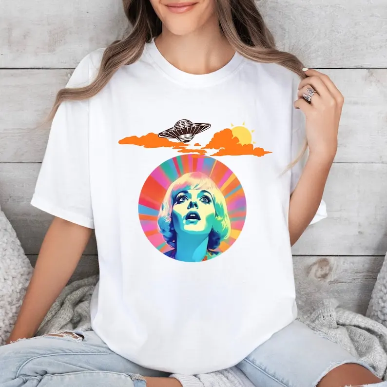 

Retro UFO Psychedelic T- Shirt, Vintage Look, Alien Shirt, Sci Fi, Gift for Sci Fi Lover, Gift Idea, Space Opera, Cosmic, Hippie
