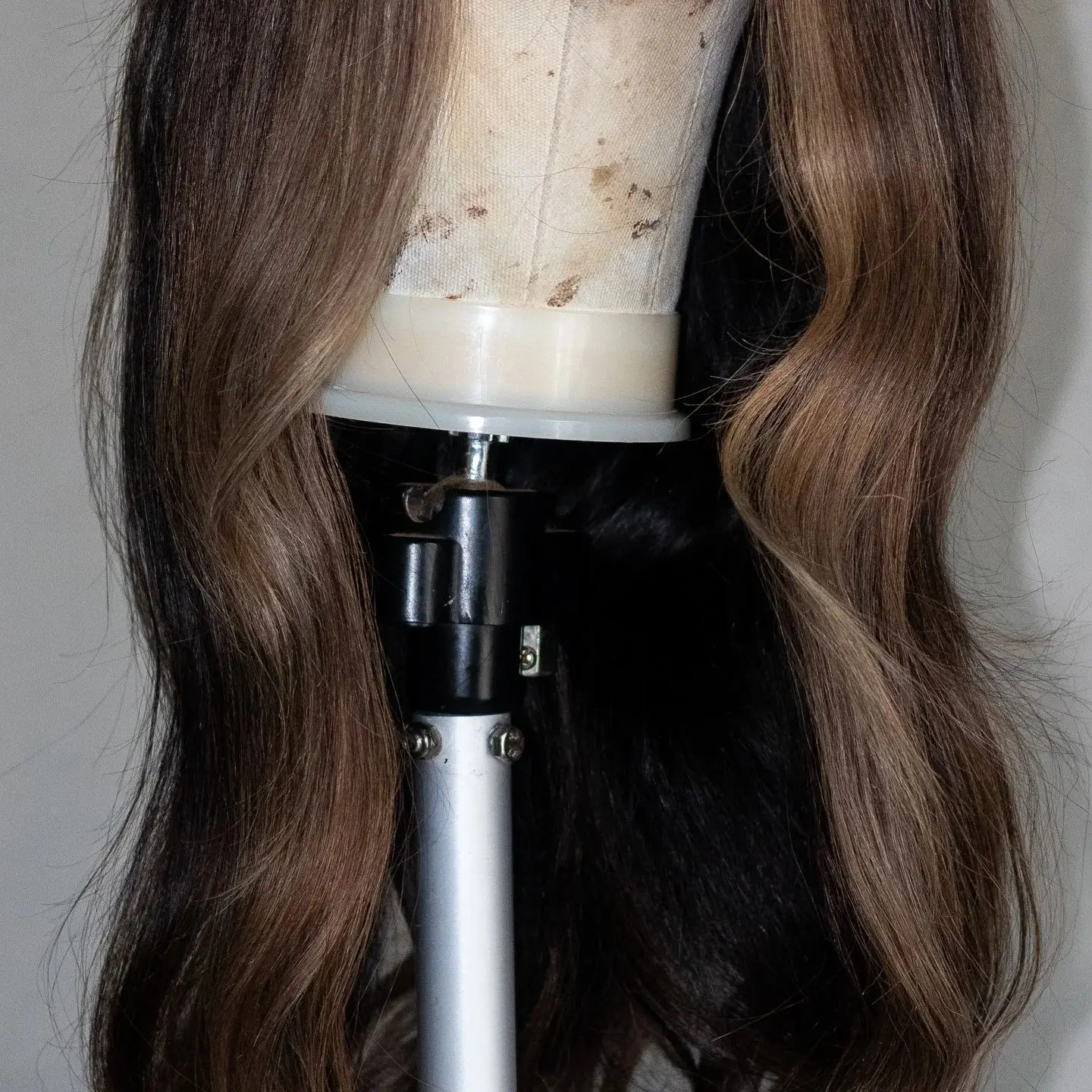 24 Inches Ombre Chestnut Brown Highlights Glueless Wigs Synthetic Hair Loose Deep Wave 13*4 HD Transparent Lace Wigs For Women