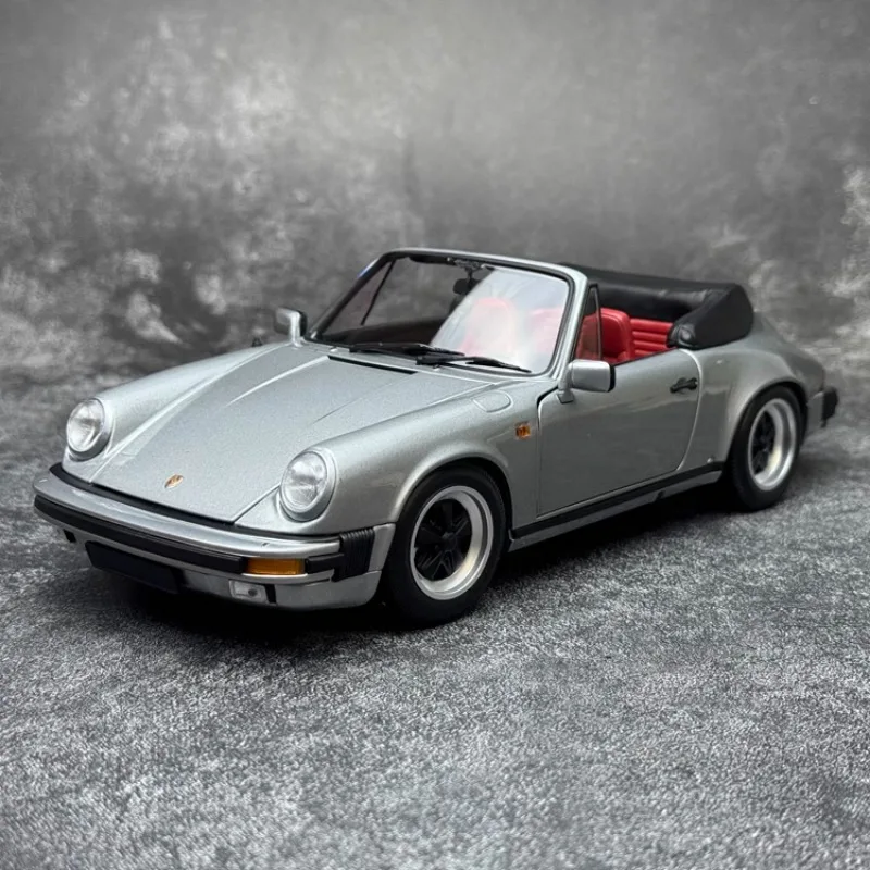 1:18 Porsche 911 CARRERA 3.2 TARGA 1983 alloy model, children's collection of decorative toys, for children's holiday gifts.