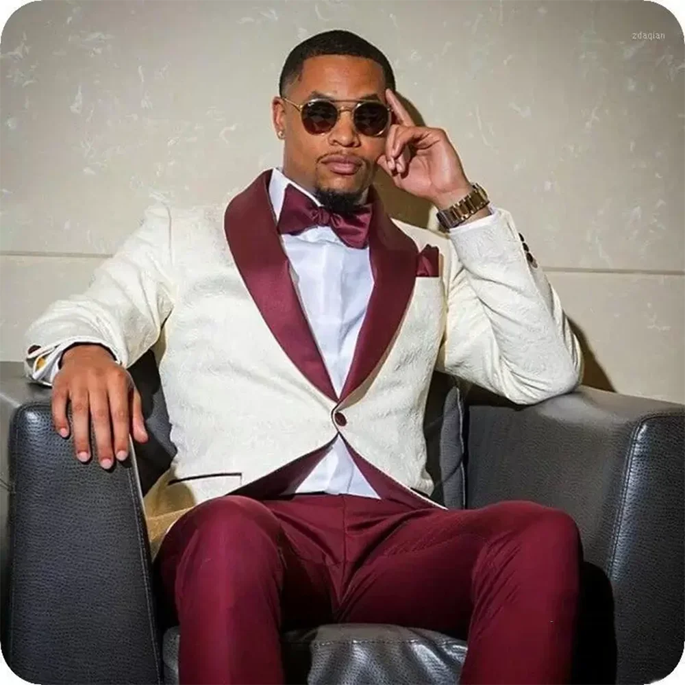 Mens Suits Blazers Groomsmen Lvory Pattern And Burgundy Groom Tuxedos Shawl Lapel For Wedding ( Jacket+Pants)