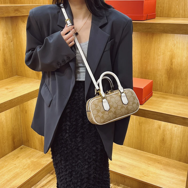 

Elegant Women Luxury Handbag Stylish Crossbody Bag High End Leather Shoulder Bag Classic Designer Inspired Vintage Tote Bag