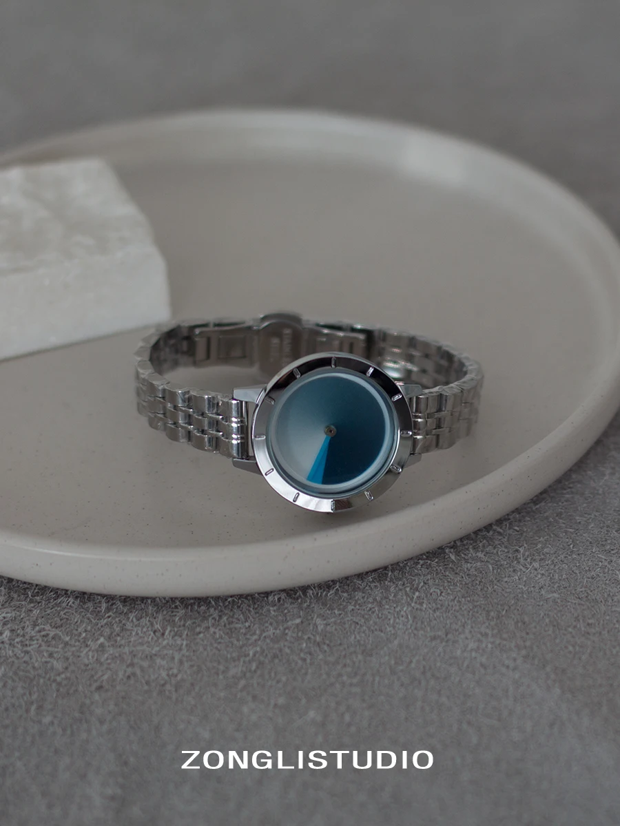 

New women's wristwatch highend understated luxury watchartisticstainless steel strap, casual, fashionable quartz wristwatch.