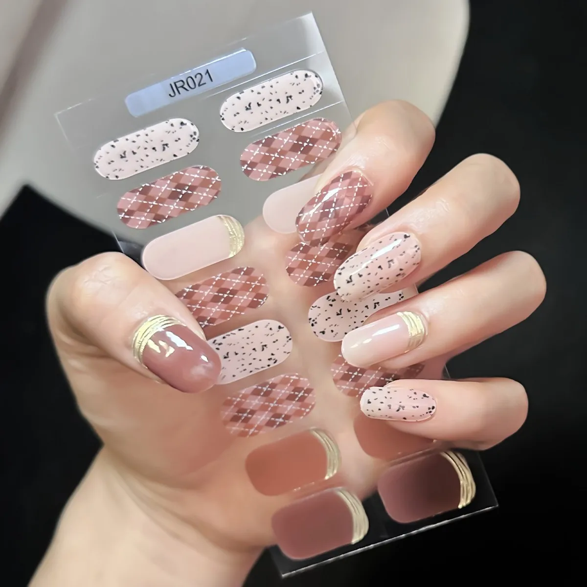 25 نصيحة من شرائط الأظافر DIY ملصقات طلاء الجل للأظافر تعمل مع مصابيح أظافر UV/LED شبه معالجة تدوم طويلاً في جميع أنحاء الأظافر