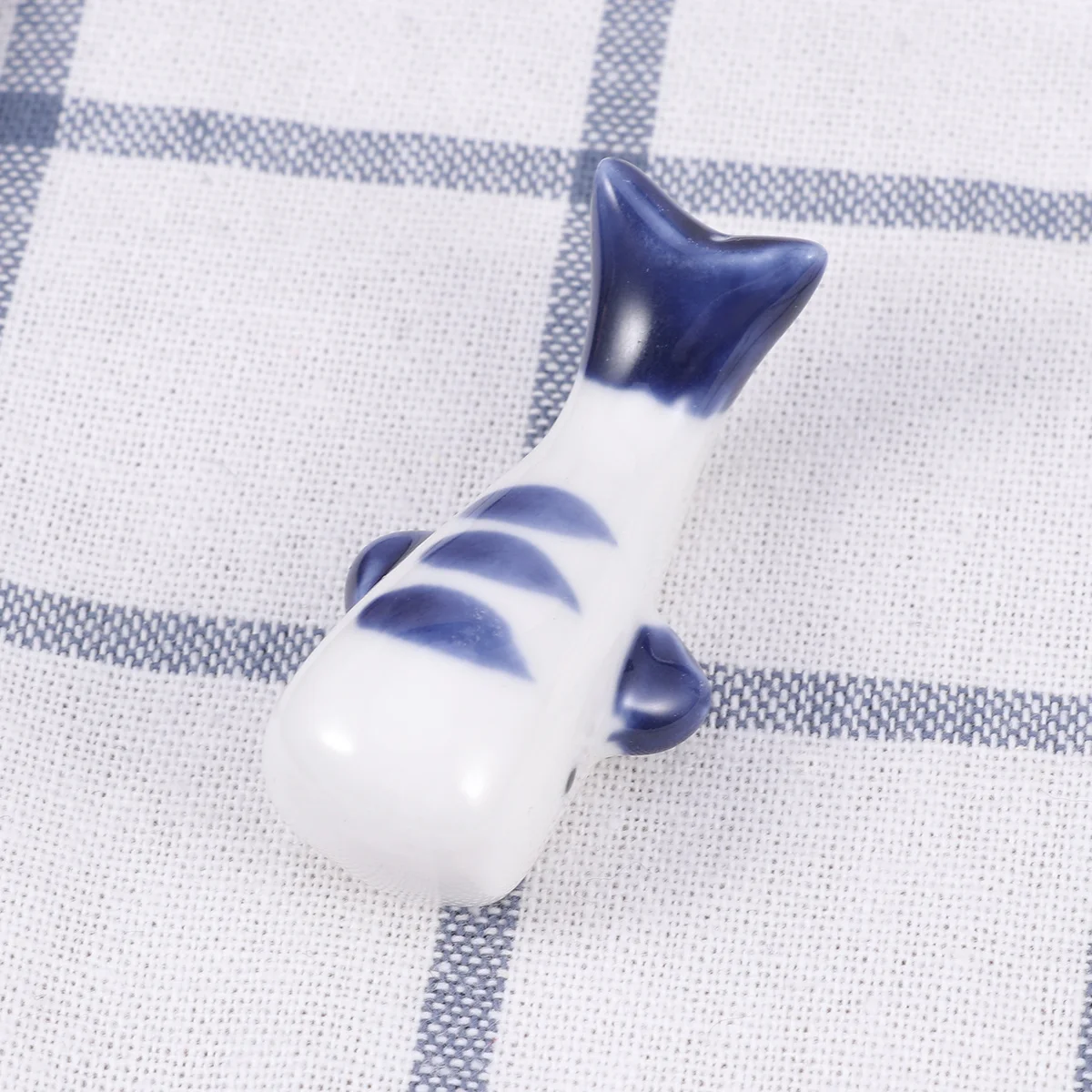 

6Pcs Whale Shape Ceramic Chopsticks Rack Gloss Polished Chopsticks Spoon Fork Rest Table Decoration Supplies Tableware Supplies