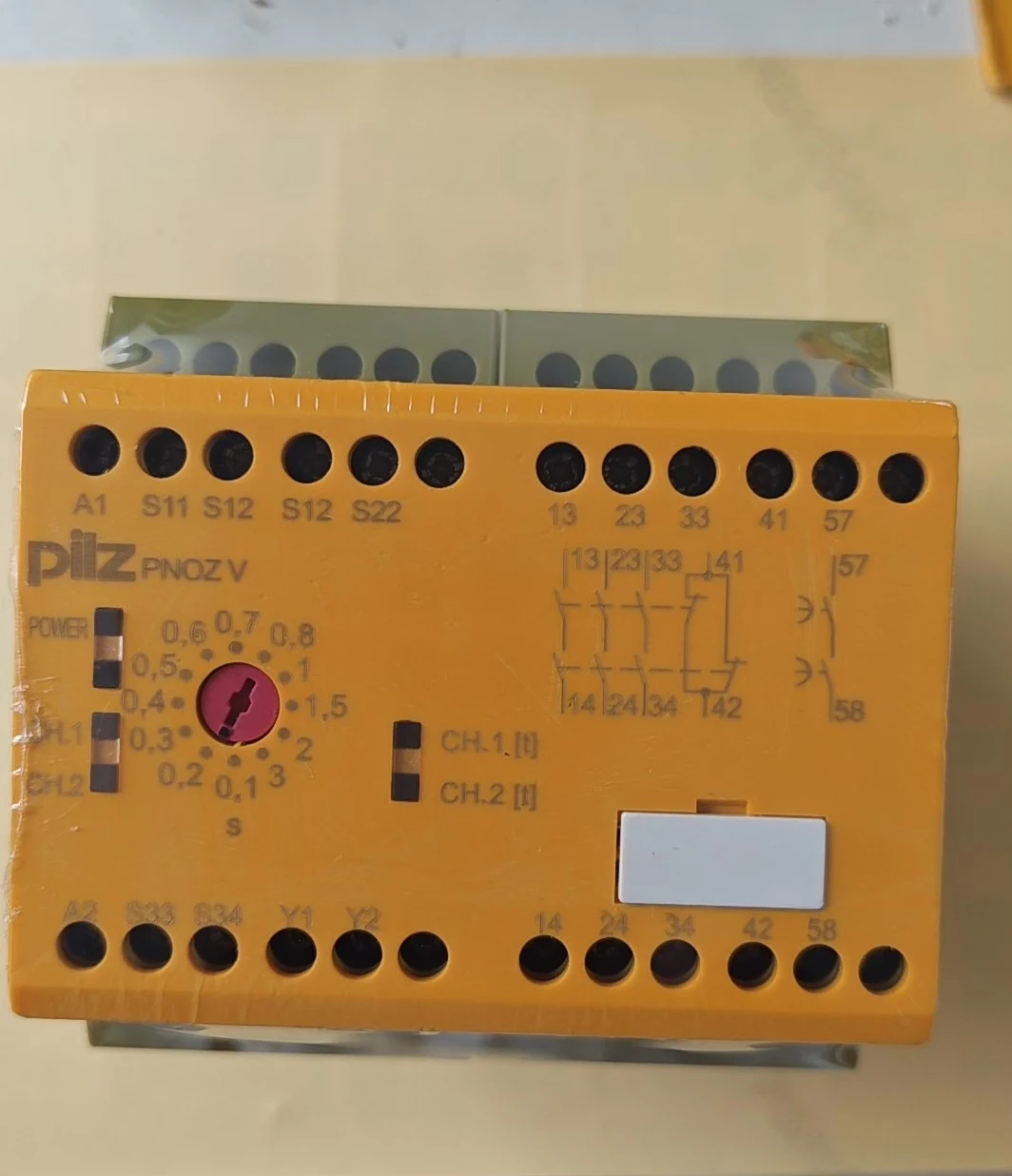 PILZ Pilz Safety Relay PNOZV Order Number 774789,24