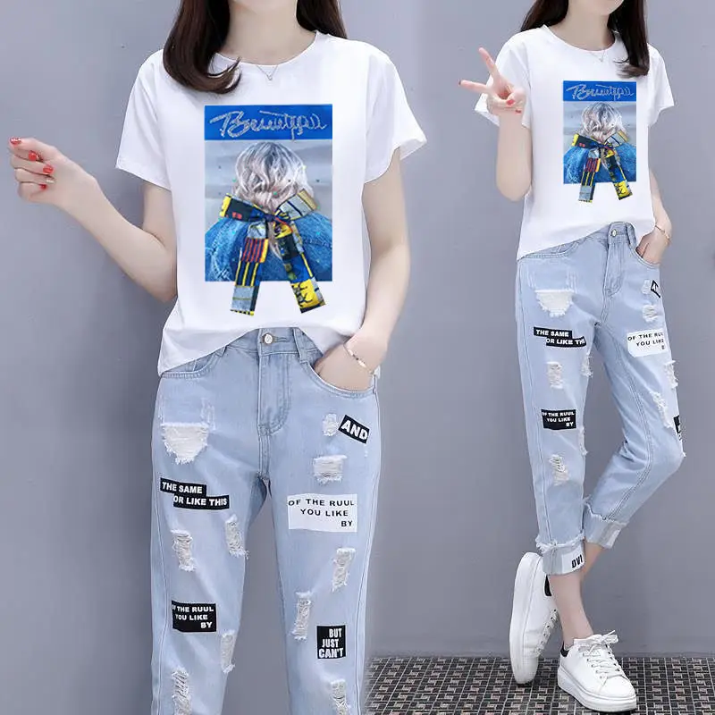 Spring/Summer 2024 New Korean Printed Short Sleeved T-shirt+distressed Cropped Jeans Age Reducing Two-piece Set