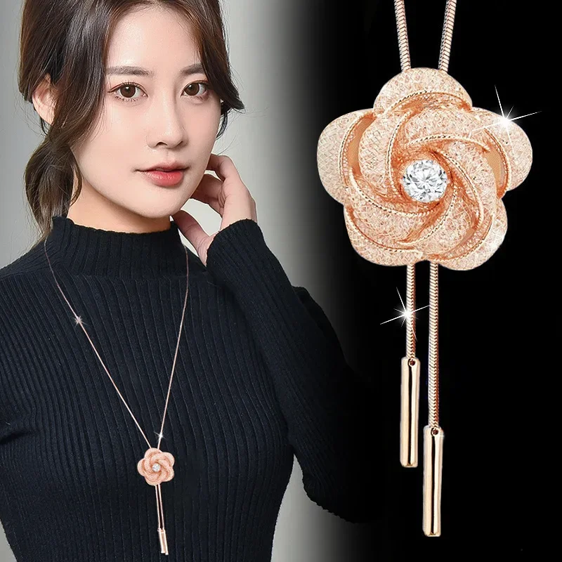 

2025 Simple and elegant floral sweater chain, long chain decorative necklace, suitable for women's autumn and winter style