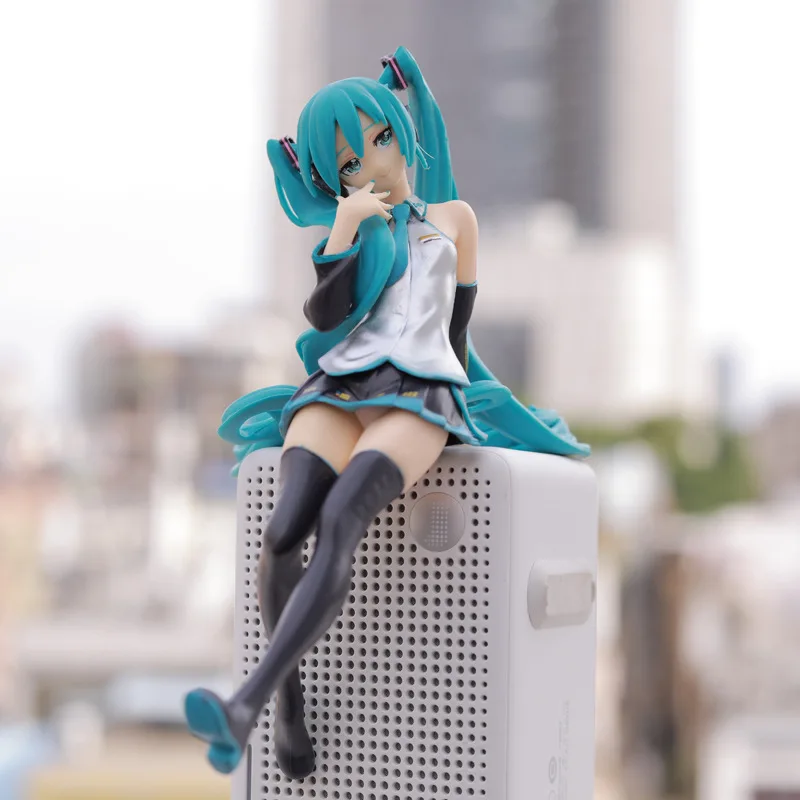 Neue 14CM Anime Sitzende Hatsune Miku Figuren Kawaii Langhaarige Sakura Actionfiguren Mädchen PVC Figur Modell