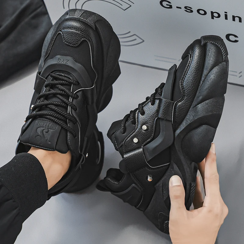 Herren-Freizeitsportschuhe mit dicker Sohle und erhöhter Absatzhöhe, niedrig geschnitten, mit Schnürung, abriebfeste Sohle, bequem und rutschfest. – Detail 6