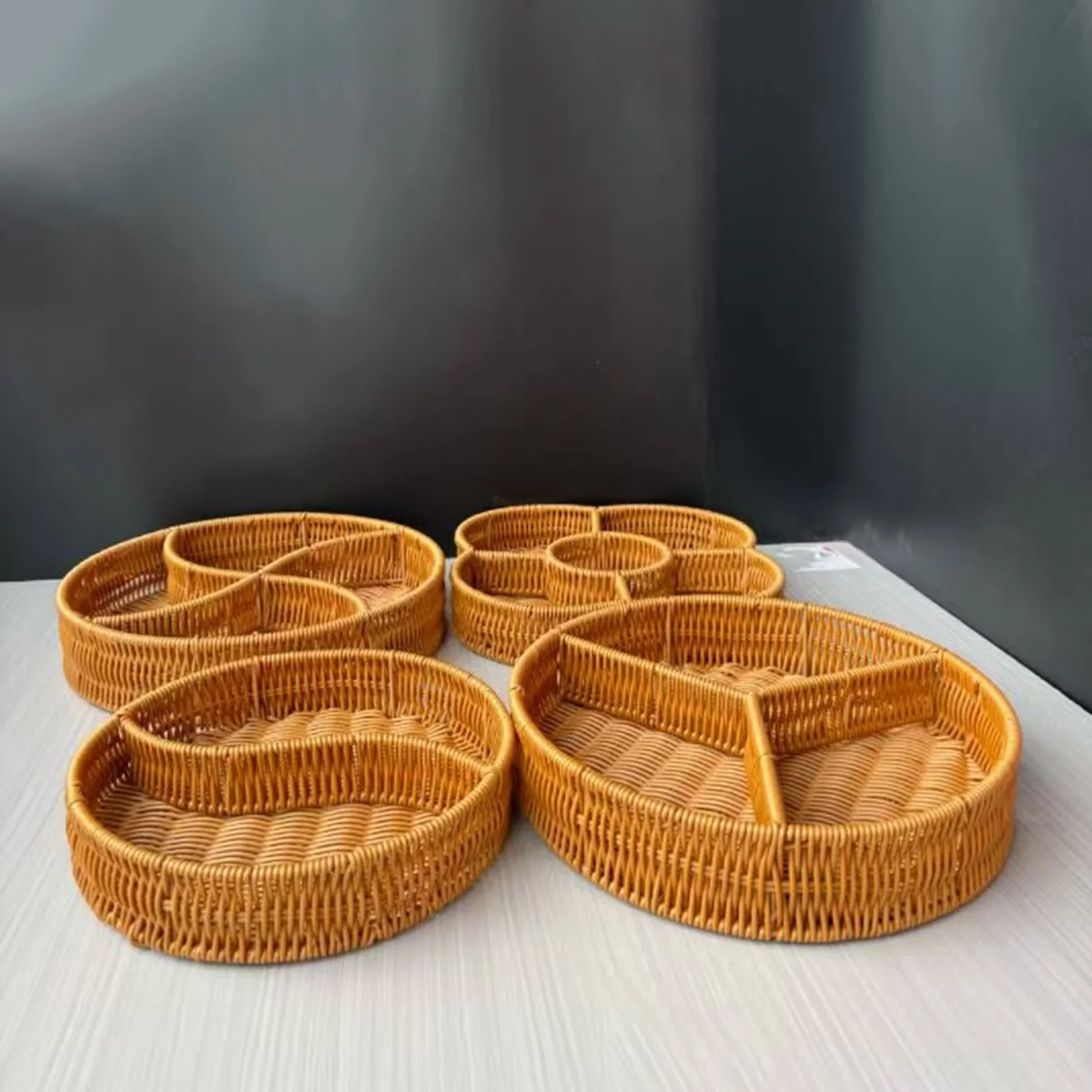 

Vintage Nut Plate Imitation Vine Weaving Grid Storage Box For Fruit Candy Nut Snack Moisture Resistant Hand Woven Fruit Tray