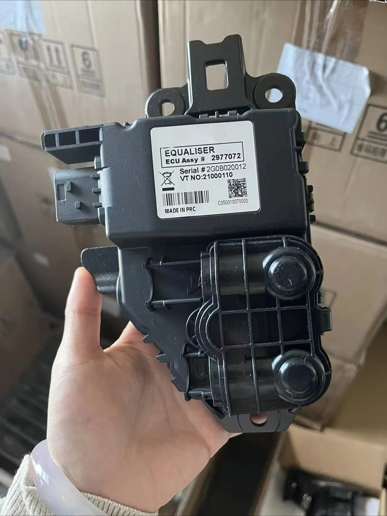Premium Battery Voltage Equaliser 3104977 for Truck Electrical System