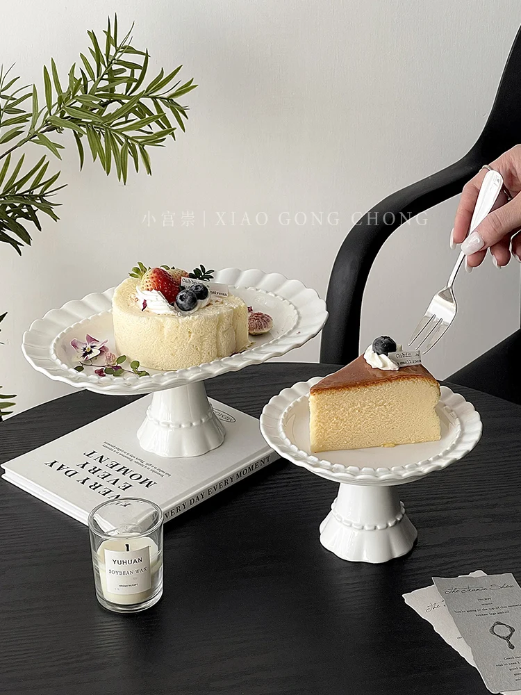 

European Lace Ceramic High-foot Cake Tray Ins High-value Afternoon Tea Exquisite Dessert Tray Snack Tray Fruit Tray