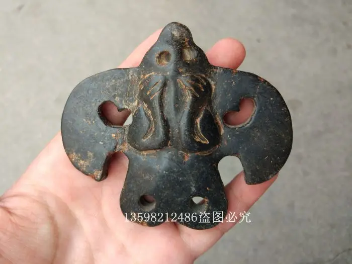 

Red Mountain culture antique antiques can attract magnets, black skin, iron meteorite, bat, blessing pendant, old objects,