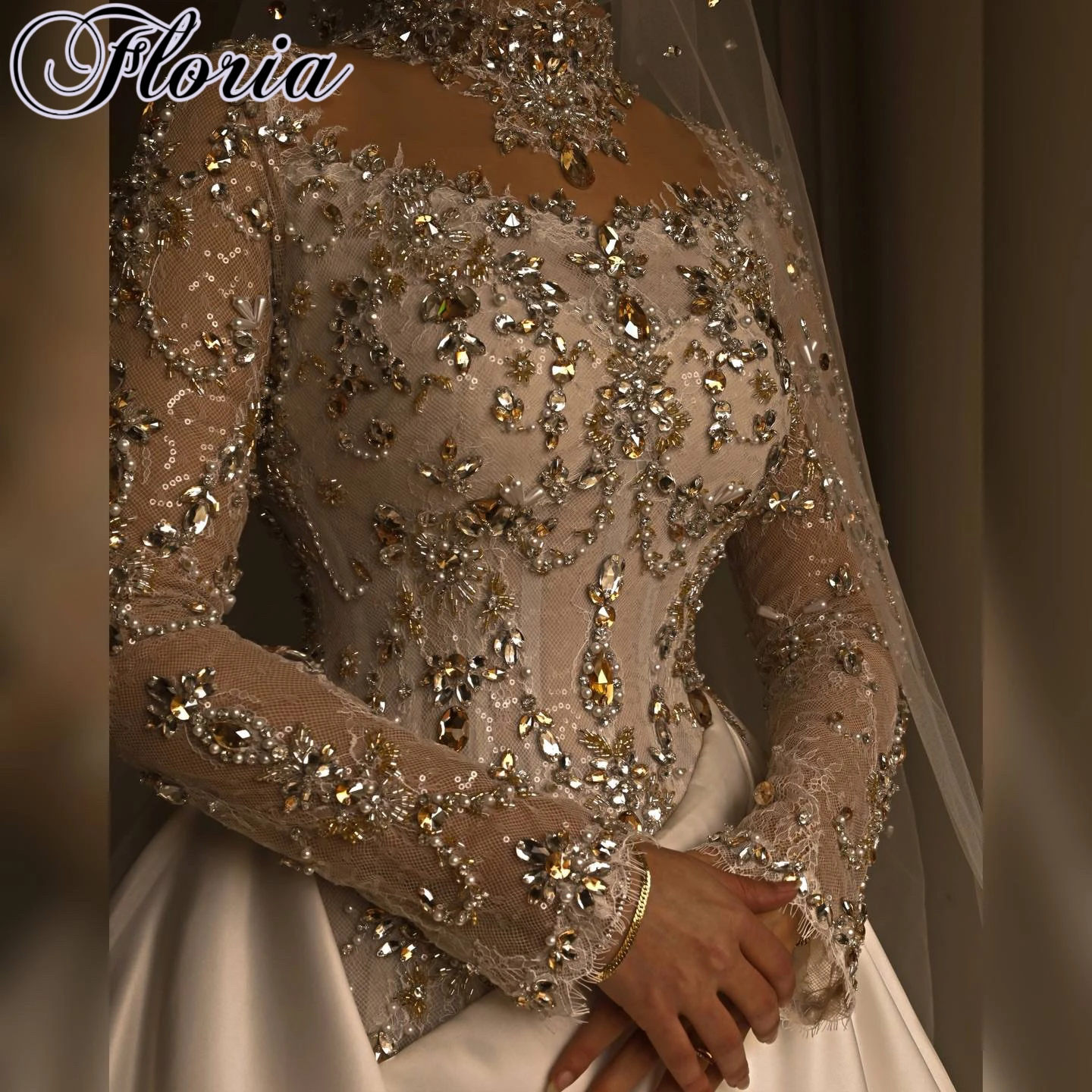 

Cream Color Crystals Wedding Dresses A-Line Long Sleeves Arabic Bridal Gowns Lace Wedding Gown Elegant Vestido Blanco Customized