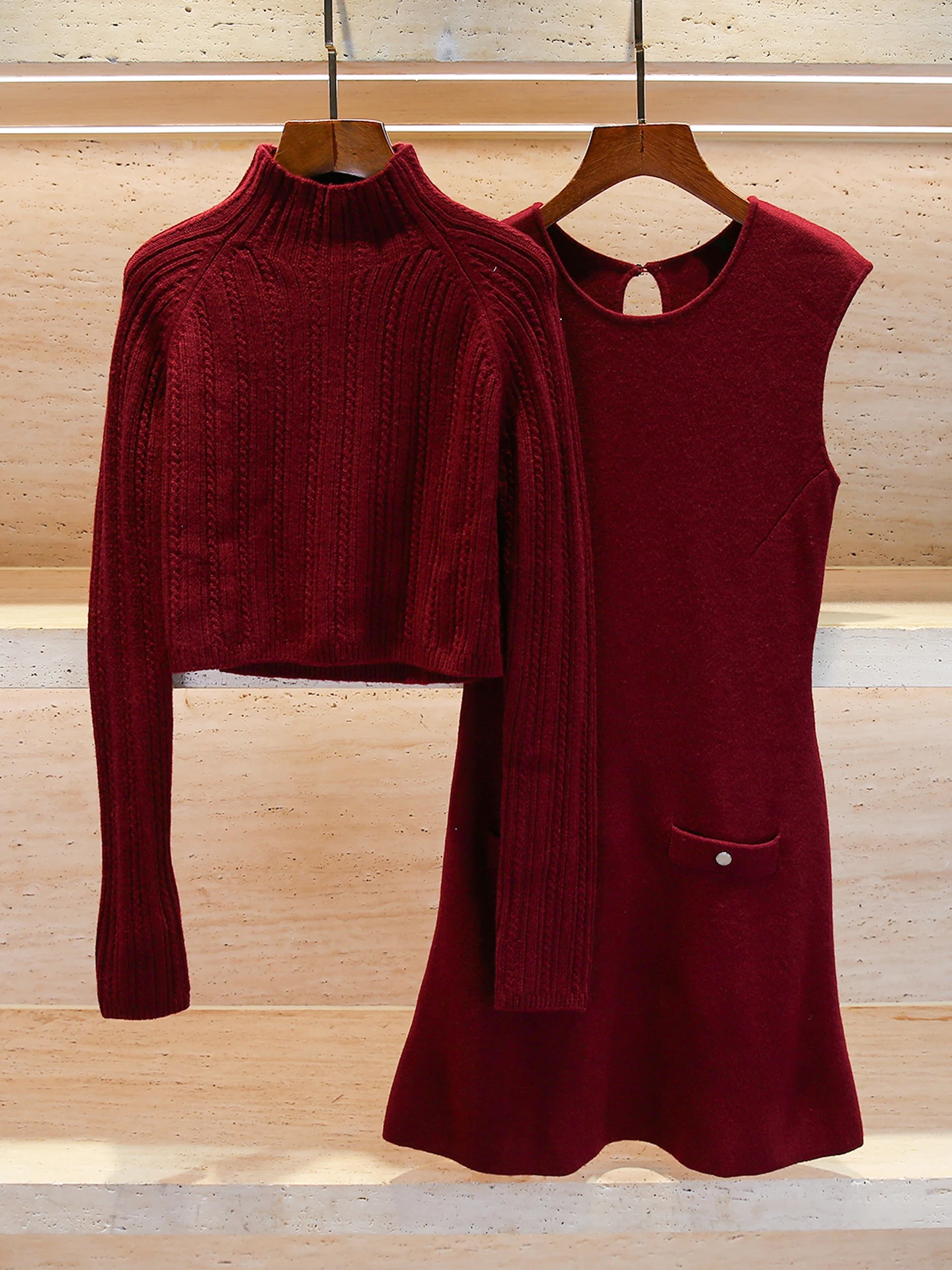 

Комплект M Home Nan You: Элегантный женский вязаный топ и платье с высоким воротником, укороченные, из полиэстера, для офиса, осенняя мода
