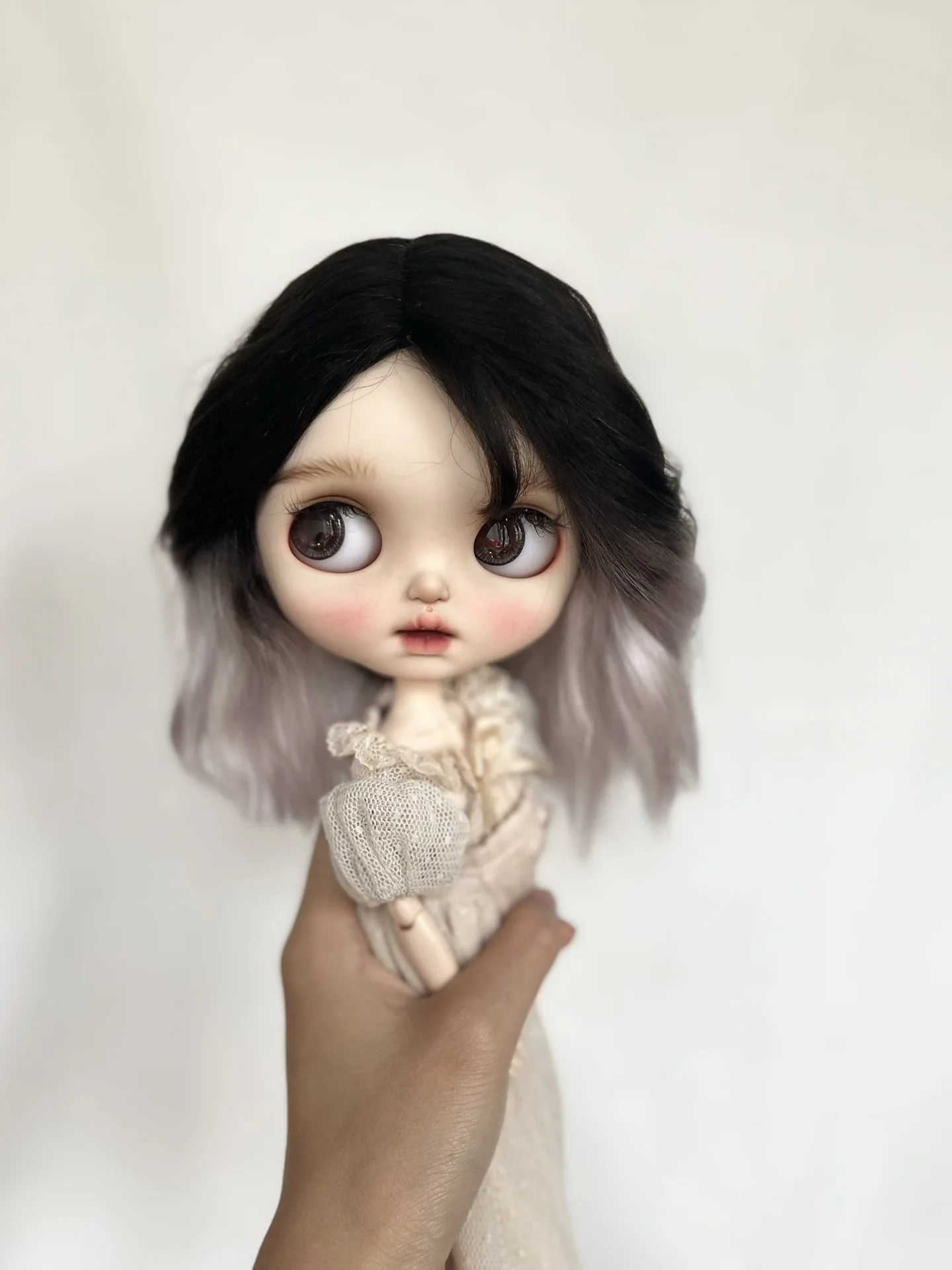 

Dula Doll Wigs for Blythe Qbaby natural Gradient color Mohair curls Encrypted hair seams 9-10 inch head circumstance