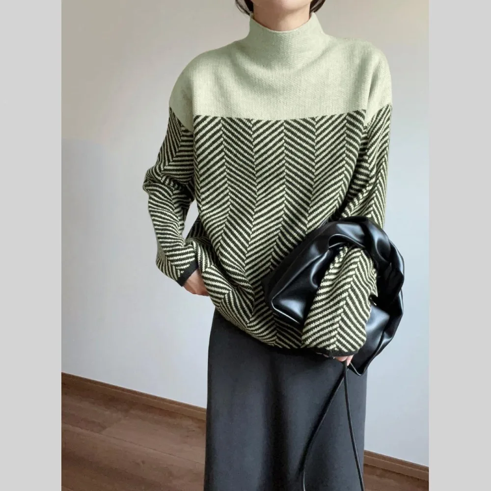 

2024 new Internet celebrities with the same semi-turtleneck striped sweater knitted pullover sweater