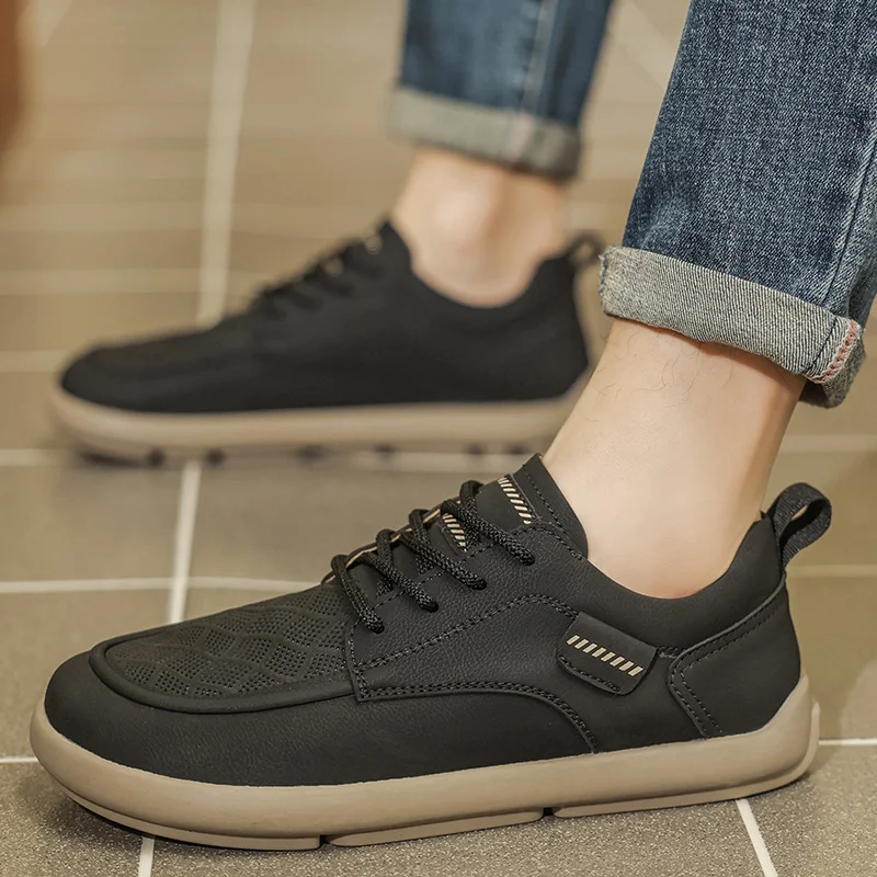 

Classic Outdoor Casual Leather Shoes Mens Popular British Style Minimalist Oxford Trekking Board Shoes Dress Designer Shoes