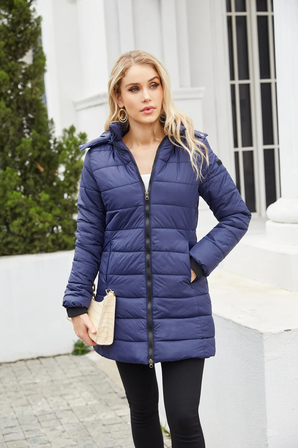 Women's Lightweight Quilted Winter Coat Water-Resistant Hooded Puffer Coat Puffy Jacket