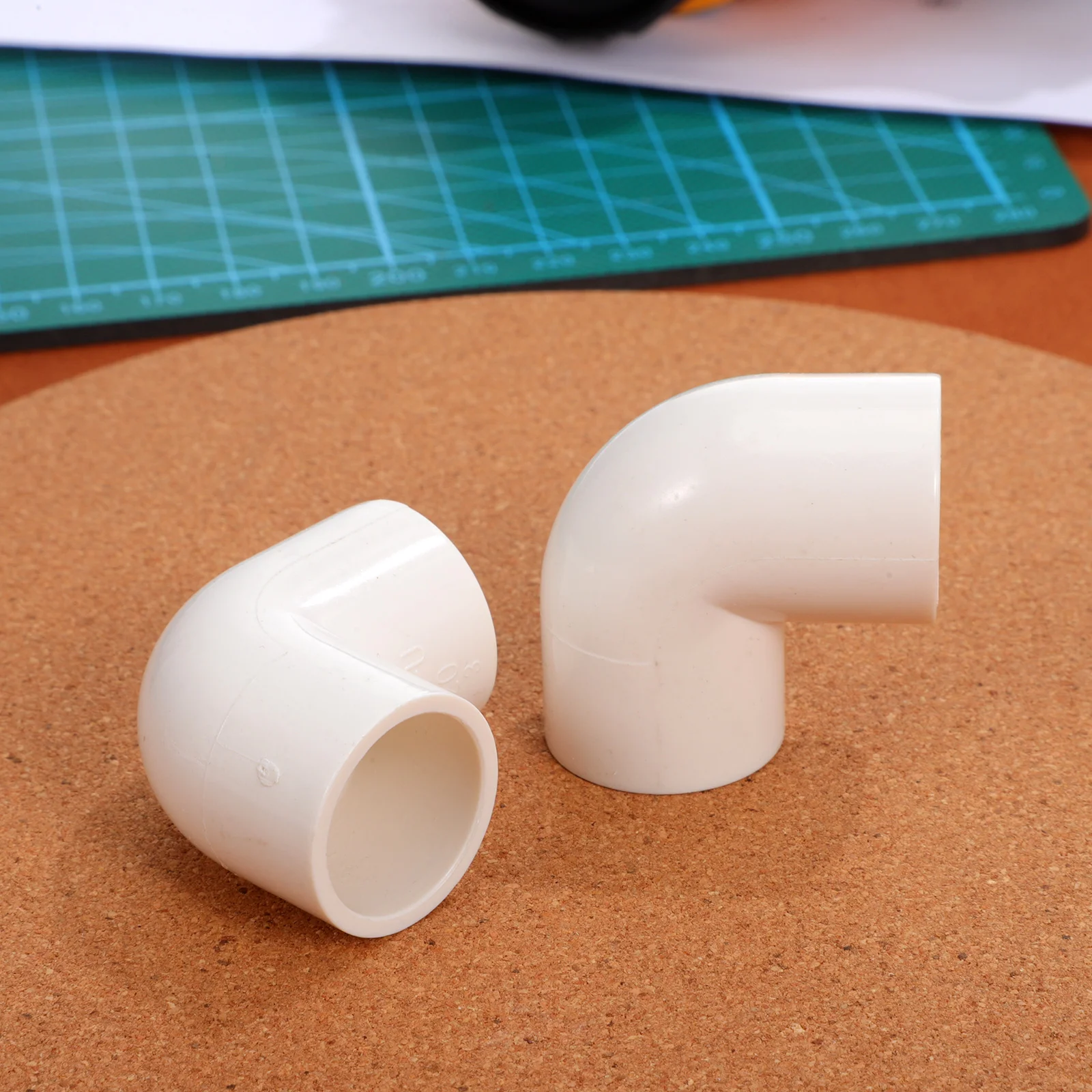 

PVC Elbow Pipe Fittings 90 Degree Bend Adapter Water Supply Accessories Sturdy Material Bulk Pack Hose Connectors Tube Fittings