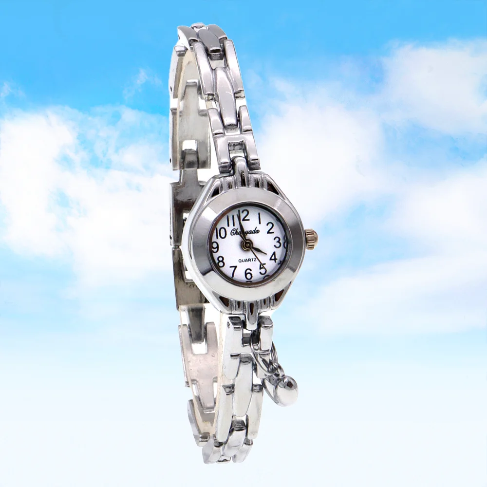 Luxury Ladies Quartz Watch Small Dial Bracelet Wristwatch Popular Hour Tracker Mujer Relojes Women's Fashion Accessory