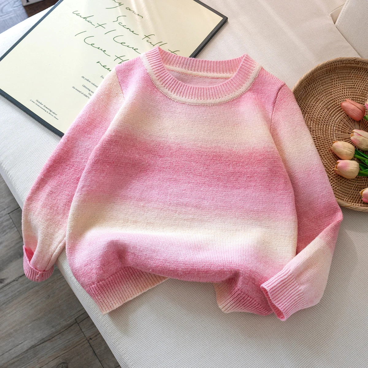 Girl's cute style gradually changing color sweater knitted pullover suitable for daily leisure in spring, autumn, and winter