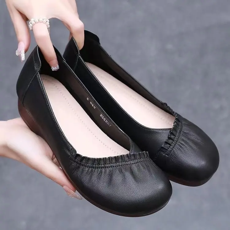 Elegant Women's Ruched Leather Ballet Flats, Comfortable Low-cut Slip-on Shoes, Casual Office Flats for Ladies image 2