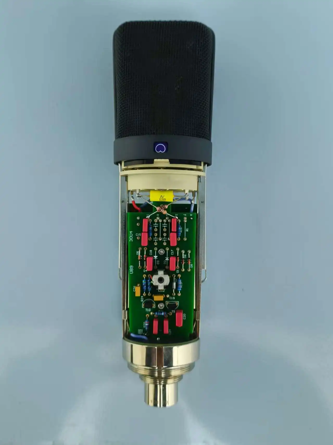 

Professional top-level DIY product - Black U87AI capacitive microphone, professional recording microphone for studios/singers.