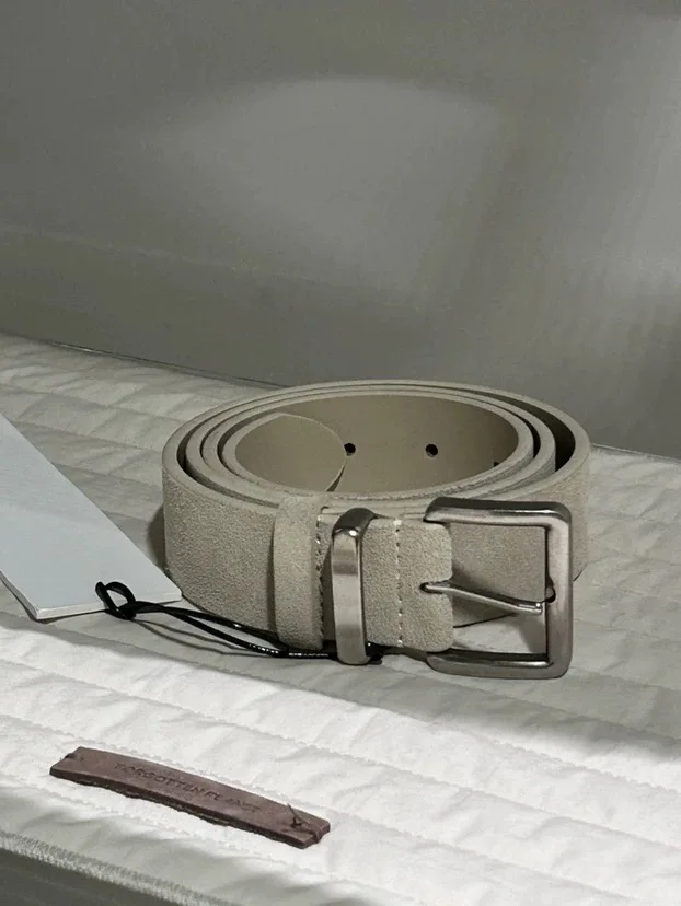 春の新作ファッションシンプルでエレガントなカジュアルスエードレザーベルト女性用多用途ベルト若い女性のためのスタイリッシュなアクセサリー