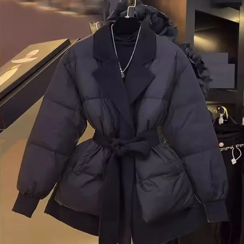 سترة قطنية عصرية جديدة لخريف وشتاء الراقية ذات ملمس جيد للغاية ورائحة صغيرة ملابس قطنية سوداء