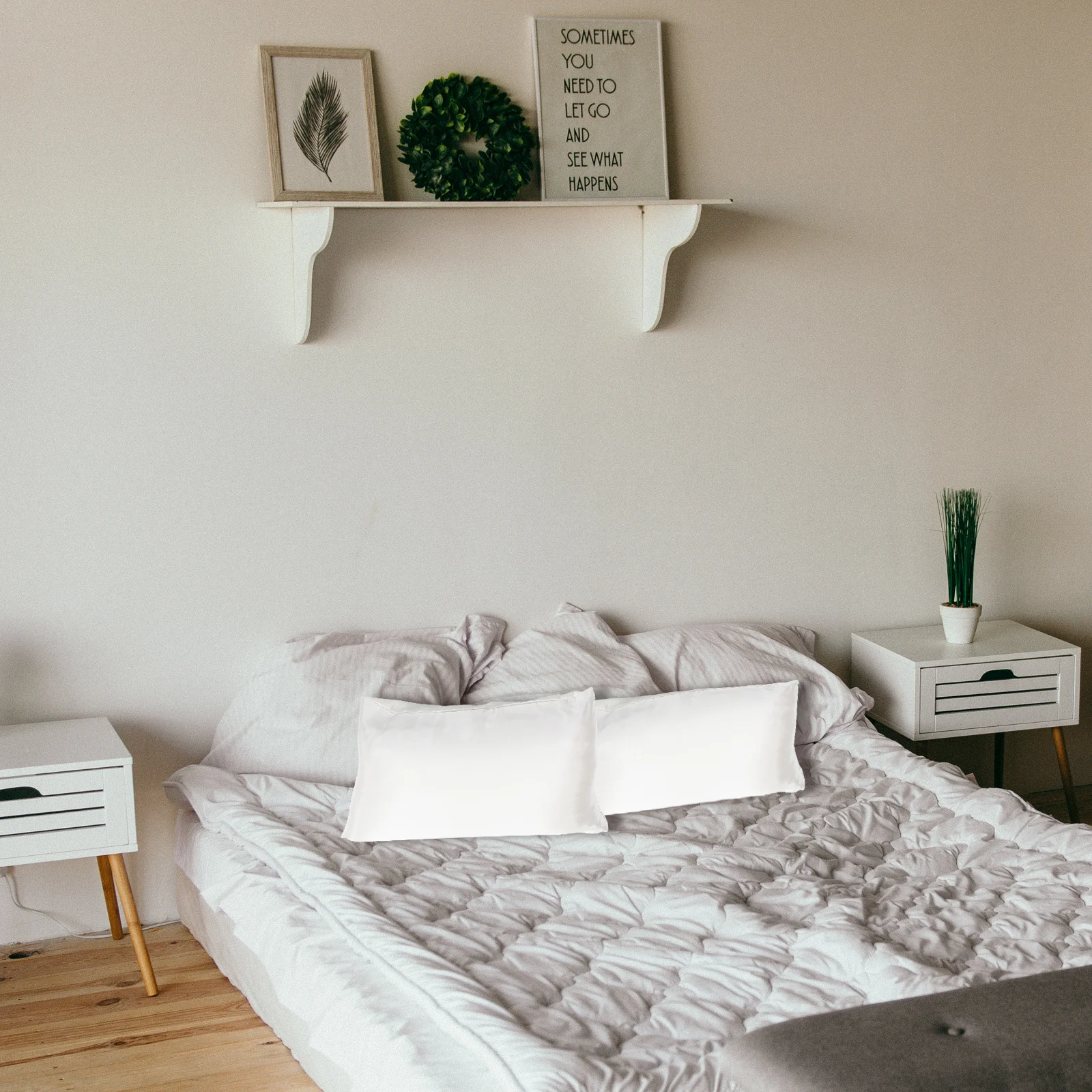 

2Pcs Ice Silk Pillowcases Bedroom Comfortable Cooling Pillow Covers Breathable Washable Zipper Design Pillow Covers