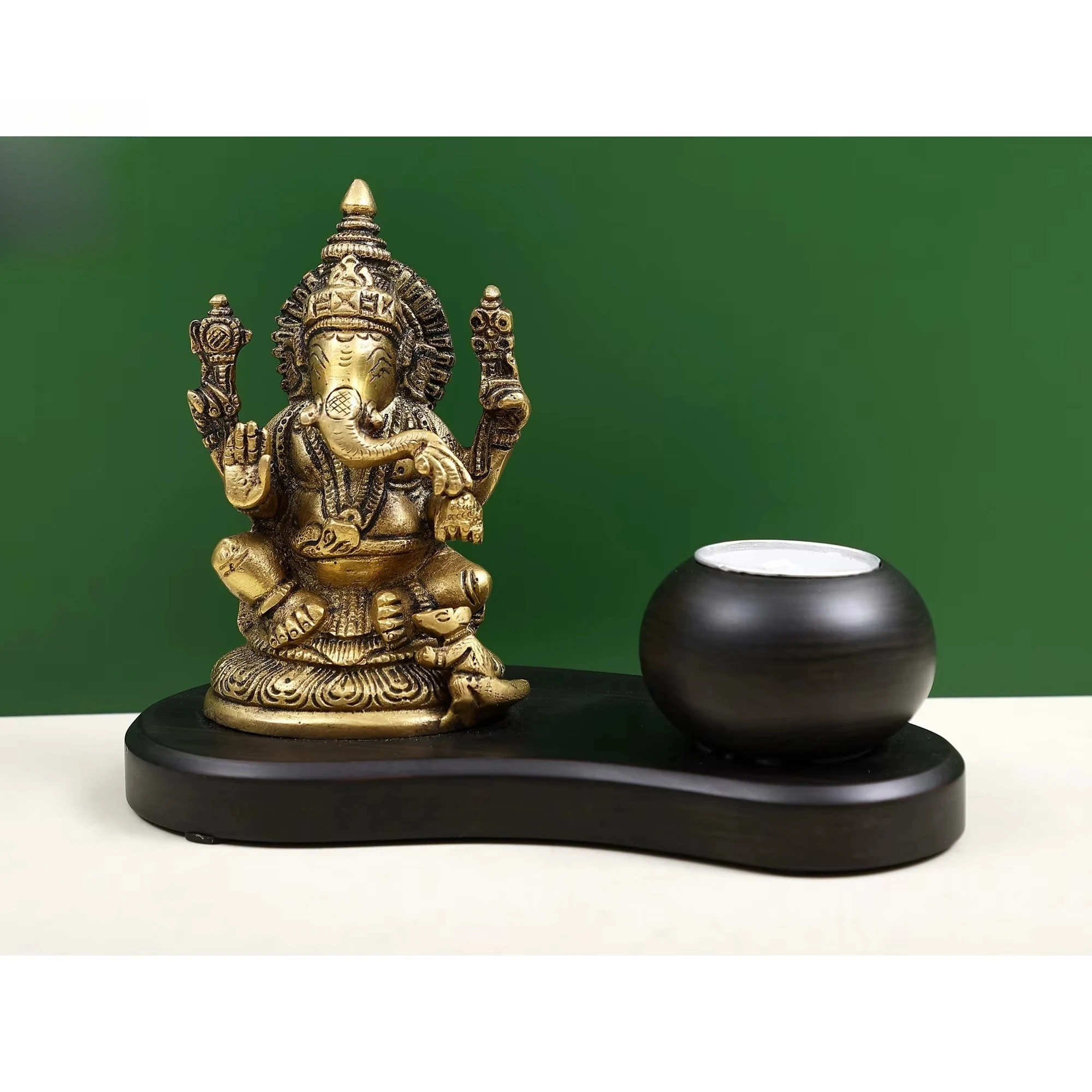 手作りの7インチの真鍮製ガネーシャ像、木製台座にキャンドル付き、美しいインドの芸術作品