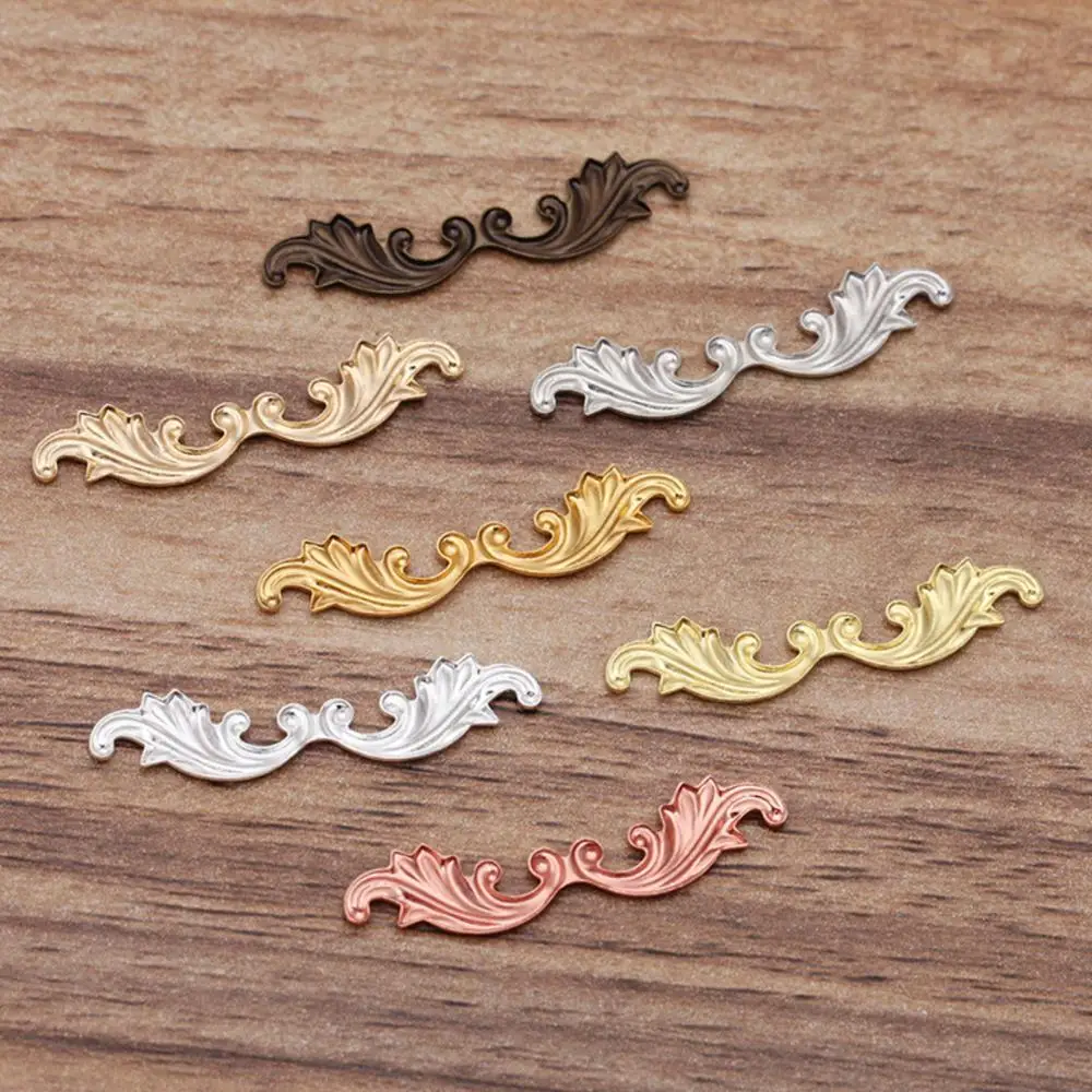 50 sztuk/partia 30mm Vintage retro kwiat Charms Antique Bronze biżuteria z mosiądzu ustalenia DIY biżuteria akcesoria materiałowe