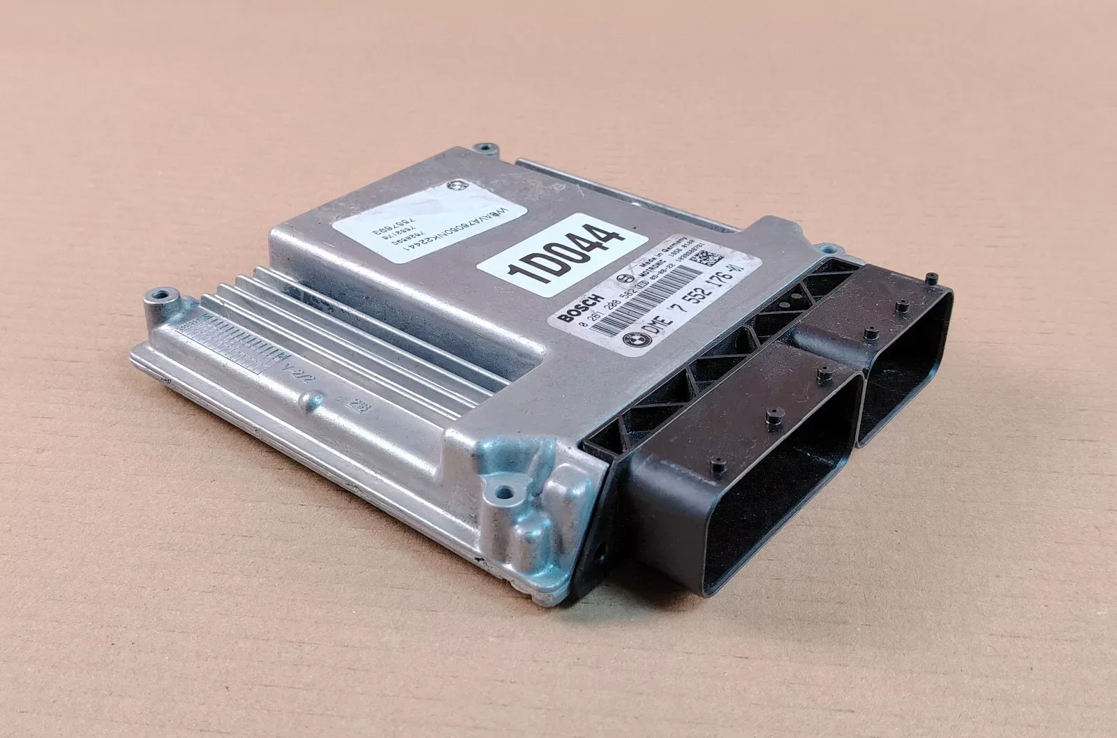 لوحدة التحكم في المحرك E87 E90 120i 320i N46 ECU 0261208582   دي إم إي 7552176   01
