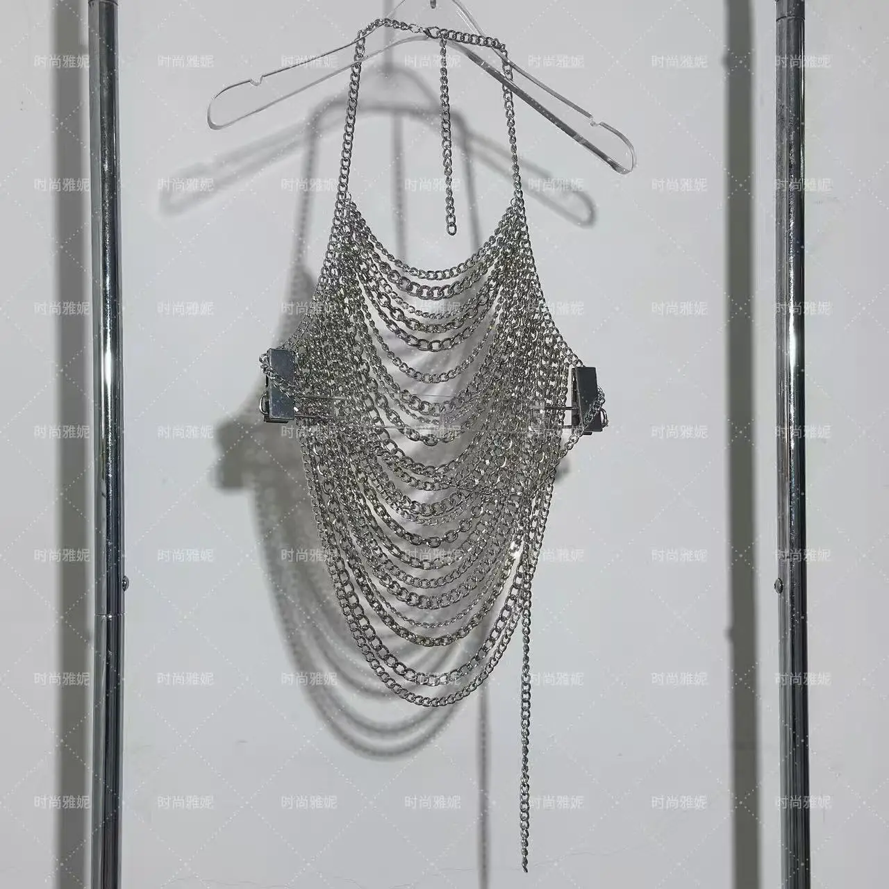 Top Senza Spalline Sexy con Catena per il Corpo, Abbigliamento Trendy per Performance, Intimo con Schiena Scoperta