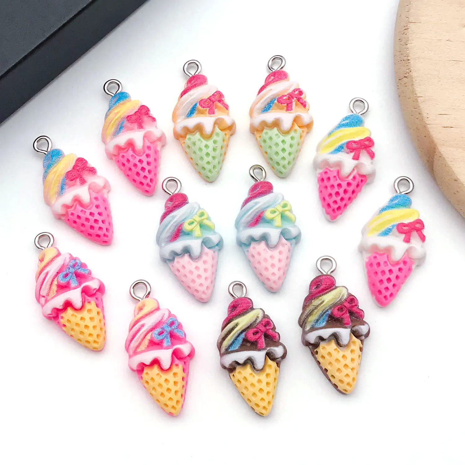 

12 шт./компл. реалистичные подвески в виде конуса мороженого-подвески из смолы для десертов для ювелирных изделий своими руками и украшения чехла для телефона