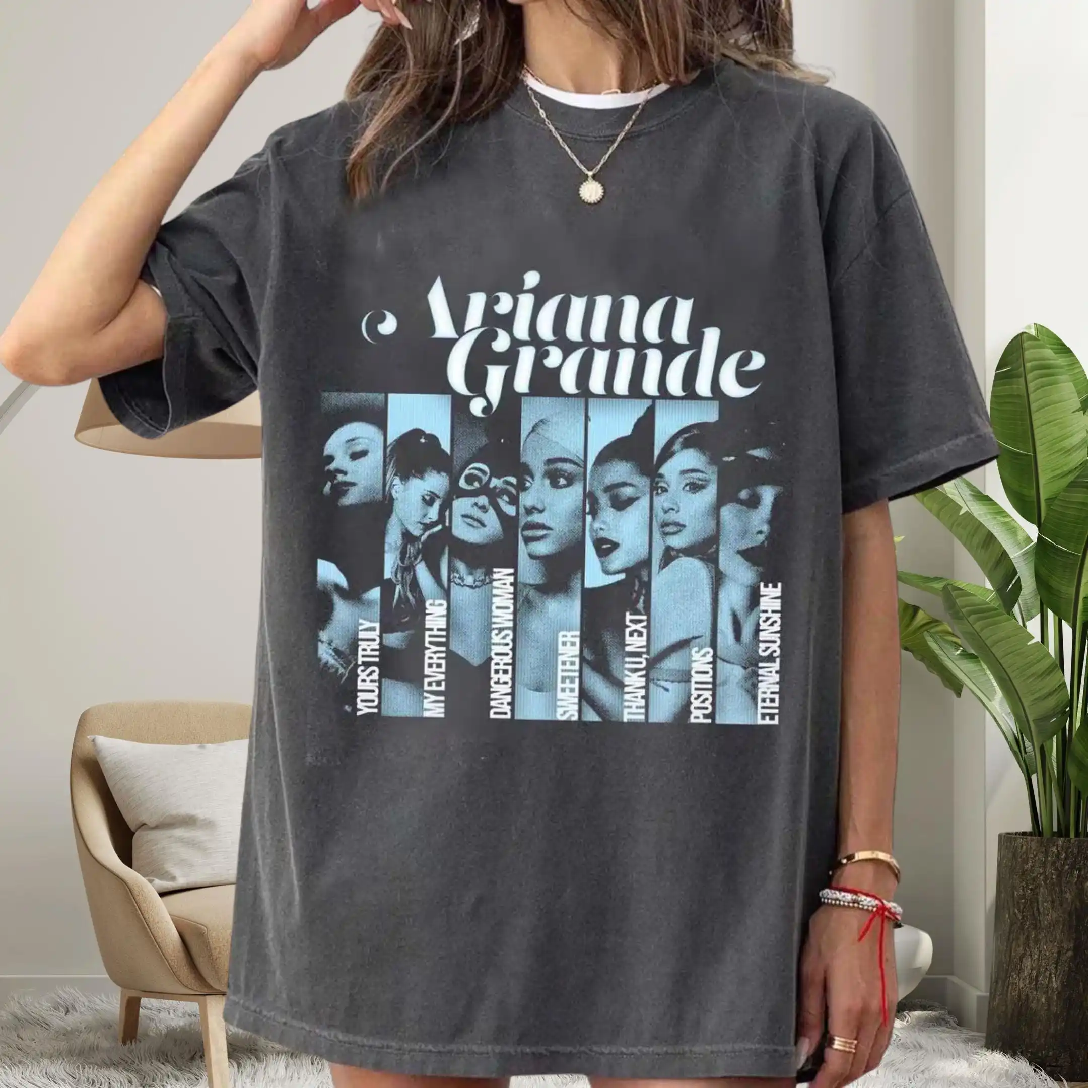 Ariana Grande Tour inspiriertes Vintage-T-Shirt, Pop-Musik-Fan-Grafik-T-Shirt, Sommer-T-Shirt für Herren und Damen, lockeres und atmungsaktives T-Shirt-Oberteil