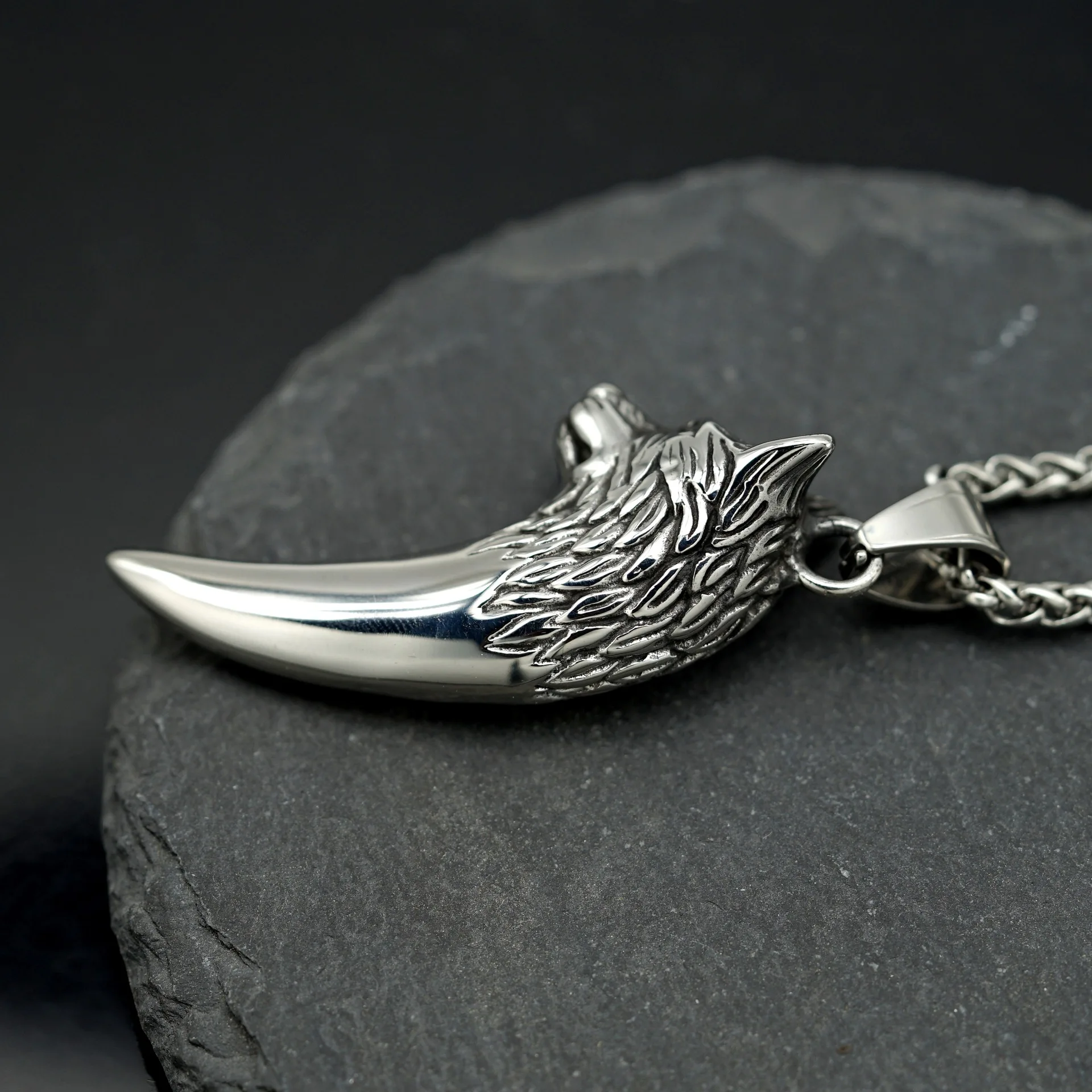 Punk Viking Wolf Tooth Pendant Necklace for Men Women Nordic Stainless Steel Wolf Necklace Biker Amulet Jewelry Gift Wholesale