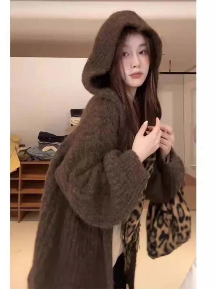 レディース 2025 秋冬 暖かいセーター 韓国風 ゆったりスタイル ソフトフリース フード付き ミドル丈 ルーズ 厚手ニット アウターコート