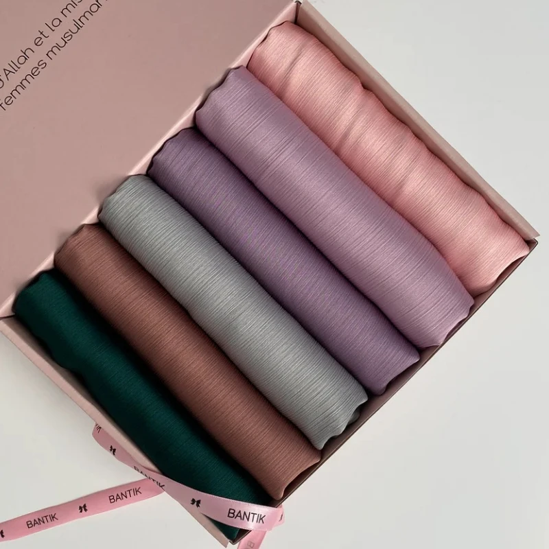 48 colori Raso Piega Sciarpa Hijab Scialle di chiffon Pianura Donne musulmane Hijab Breathab Islam Donne Turbante Sciarpa a pieghe Ramadan