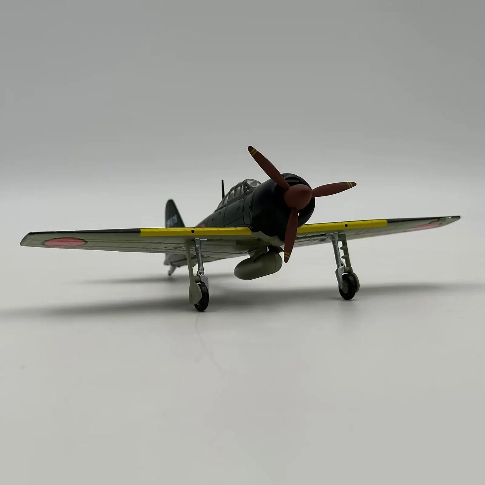 Collectibles 1/72 Scale Diecast Plane Model with Display Stand for Tabletop Home Decor Aviation Enthusiast Gift