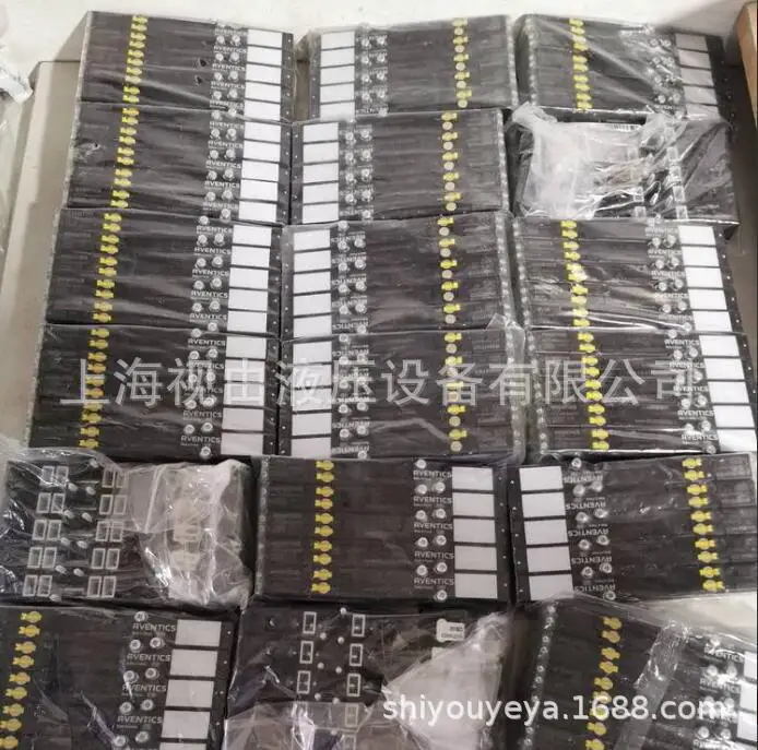Aventics Pneumatic Directional Valve 5711100300 Original In Stock