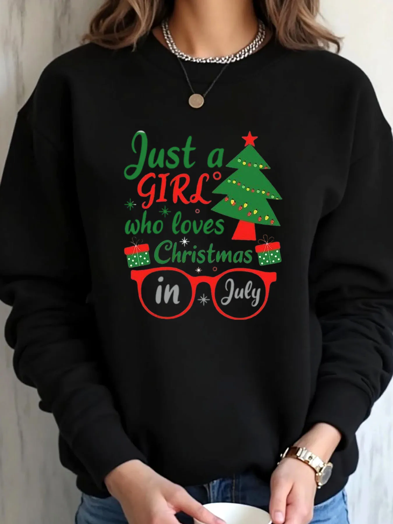 سويت شيرت نسائي كبير الحجم نظارات شجرة عيد الميلاد مجرد فتاة تحب عيد الميلاد في ملابس خارجية في يوليو