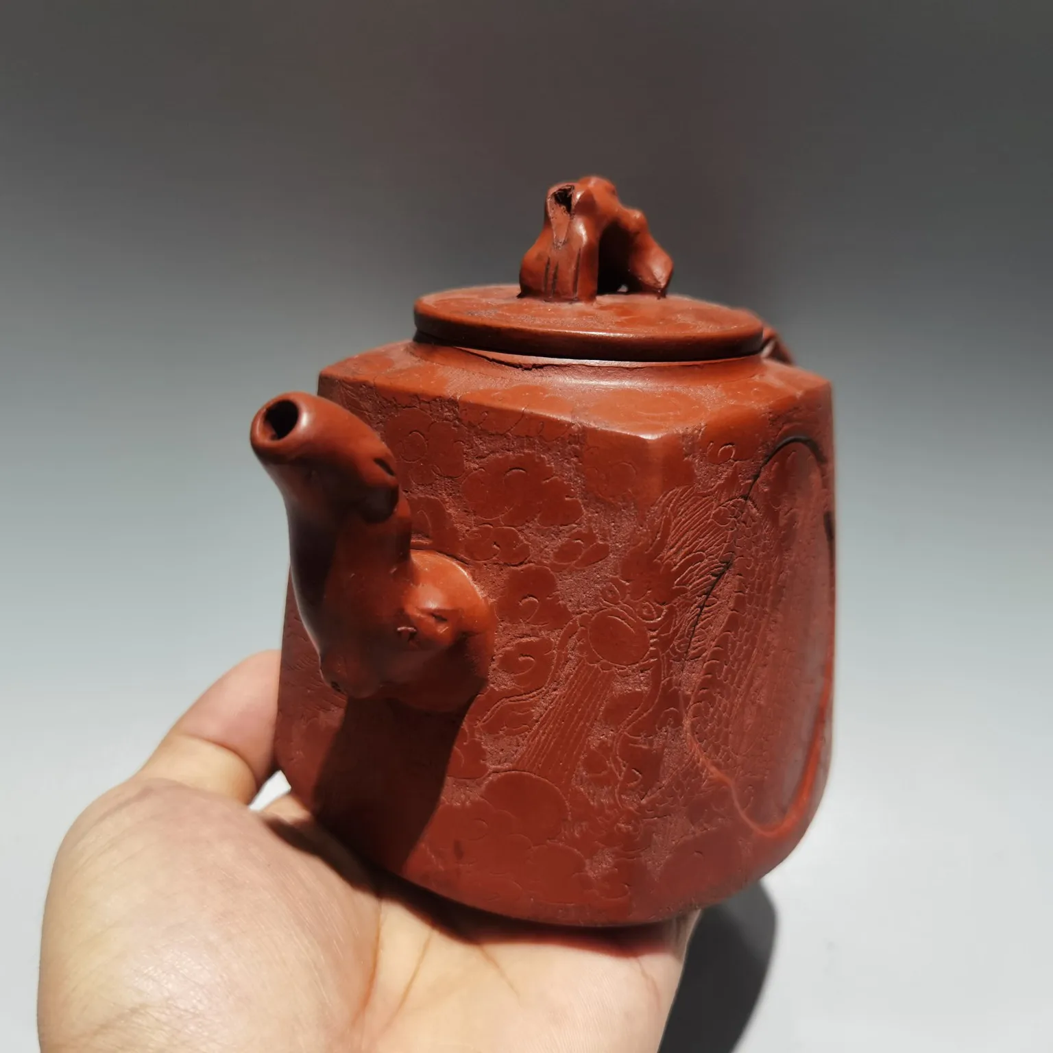 Purple teapot Yixing Purple Clay Teapot Dragon statue pattern Tree Root Texture Pot Tree stump spout pot Four sided Kettle
