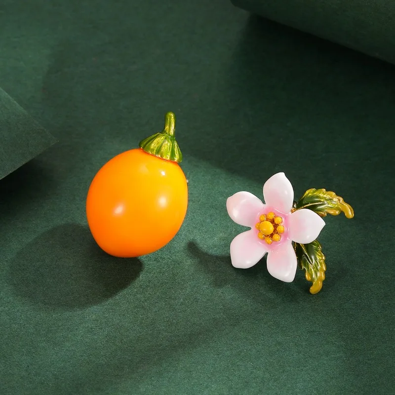 

New Fashion Design Sense Enamel Glaze Fresh Orange Fruit White Pink Flowers Asymmetric Stud Earrings Gardenia Kumquat Earrings